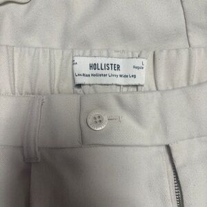 Hollister Low-Rise Wide Leg Pants